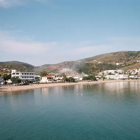 Karanasos Szálloda Bací